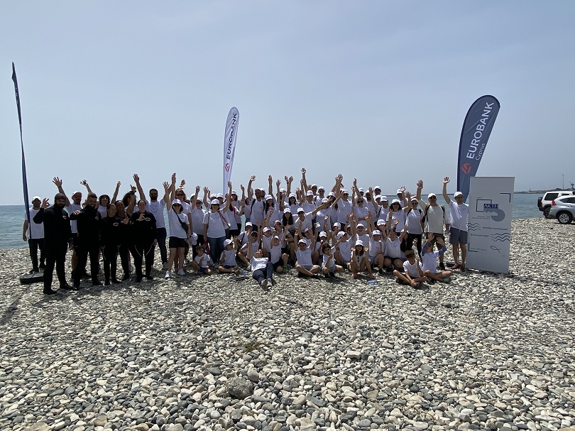cover Eurobank beach, seabed clean-up clears 822 kg of waste
