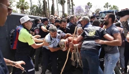 image Turkish Cypriot farmers vow to ‘break down doors’ of ‘govt’ building in protest