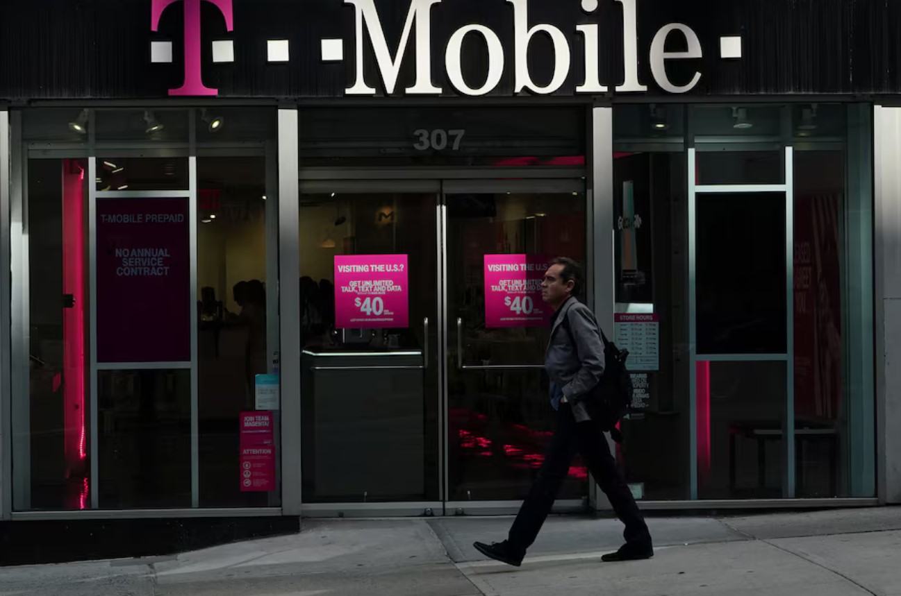 image T-Mobile to buy US Cellular&#8217;s wireless operations in $4.4 billion deal