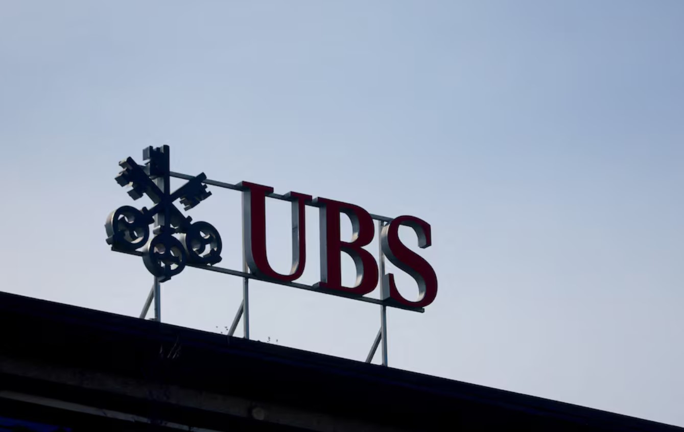 cover UBS lifts S&amp;P 500&#8217;s year-end target to Street high of 5,600