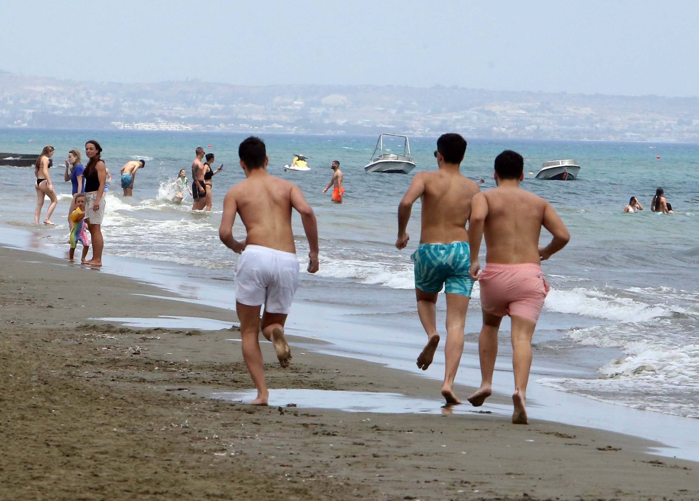 cover Cyprus has best quality bathing waters in Europe (update)