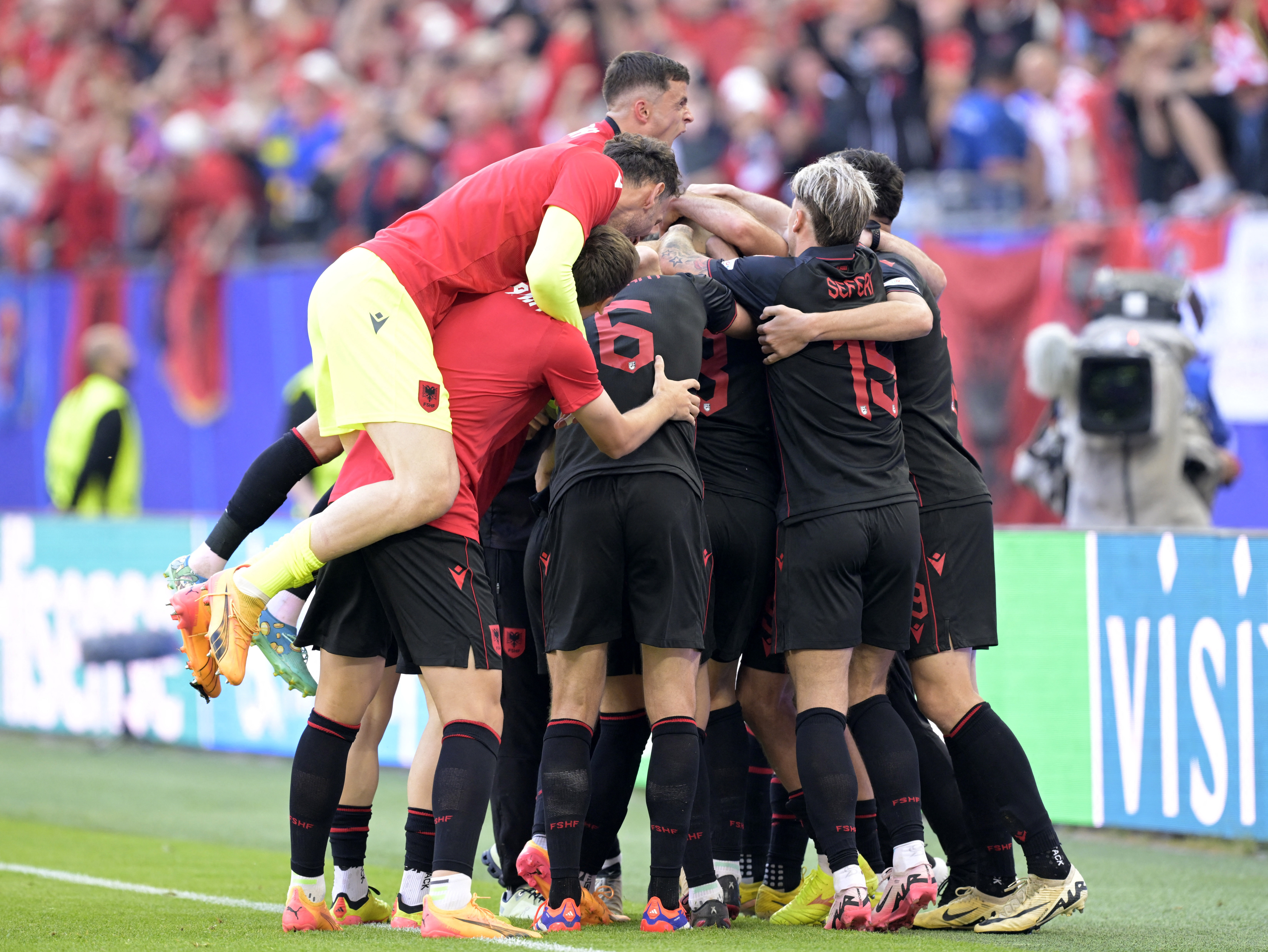 cover &#8216;We are dreaming&#8217; &#8211; brave Albania not just playing for pride against Spain