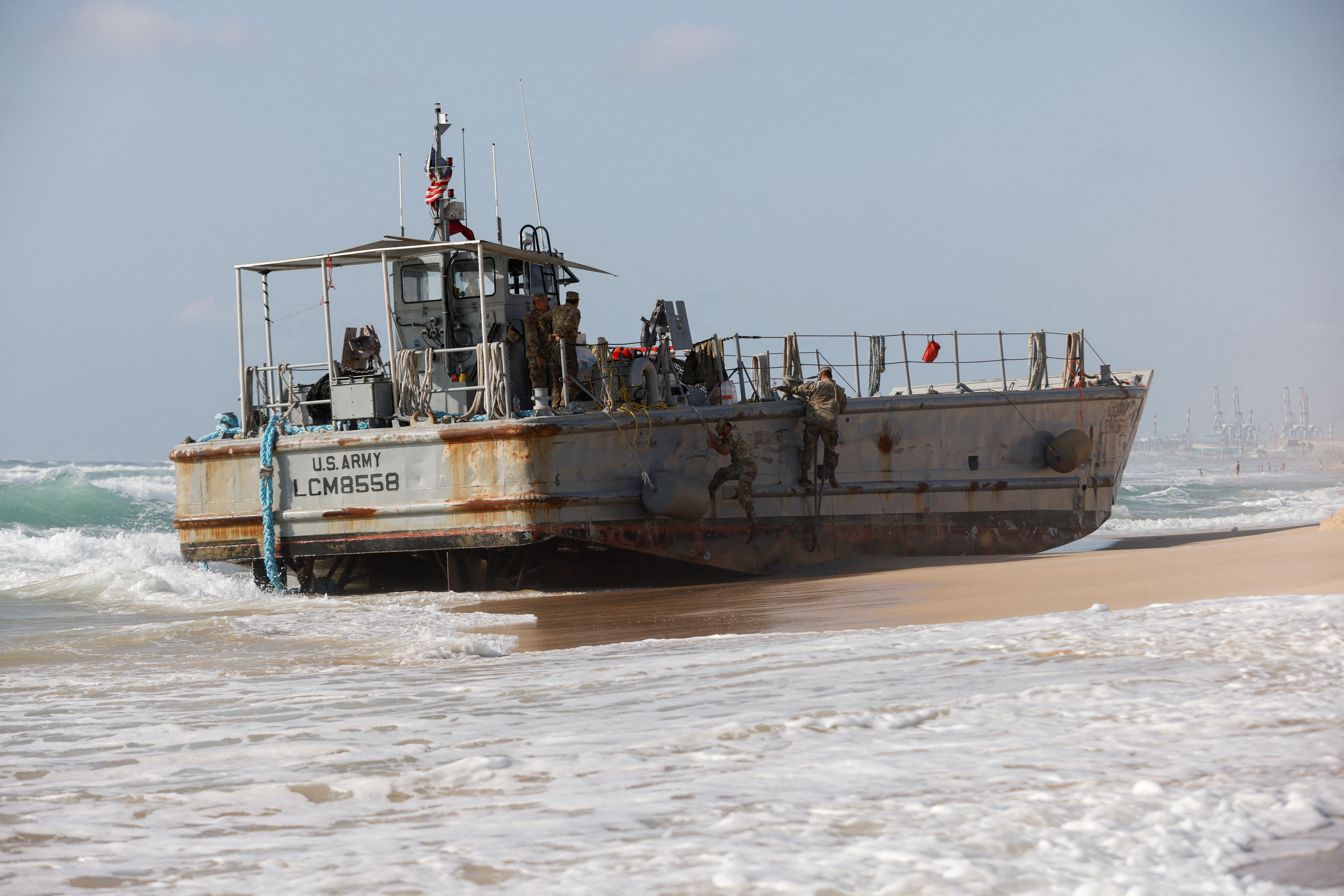 image Cyprus-Gaza aid jetty repairs ongoing