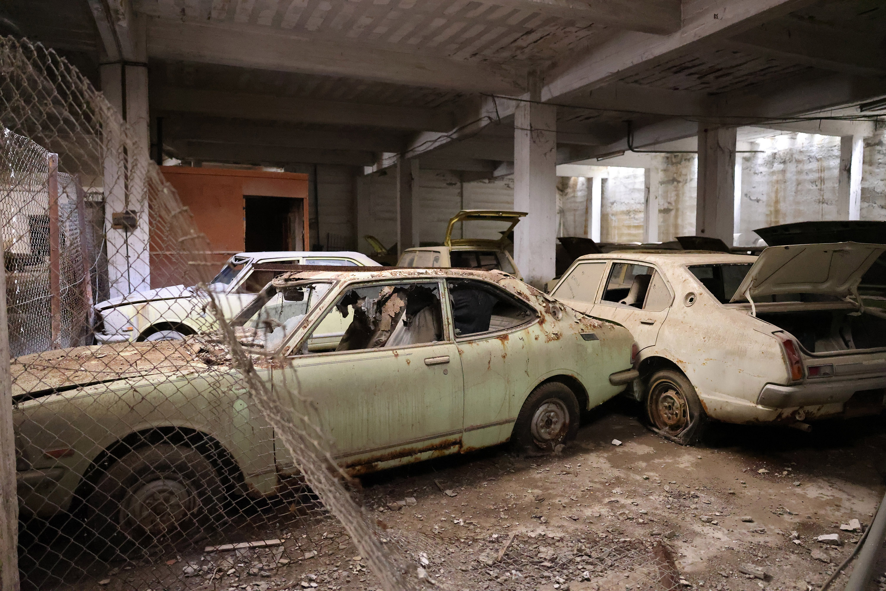 image ‘Brand-new’ 50-year-old cars decaying in buffer zone (Video)