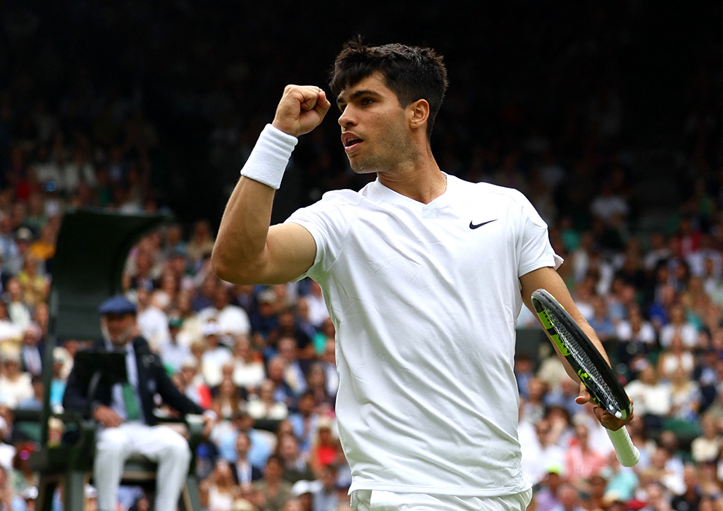 cover Alcaraz keeps jitters in check to begin Wimbledon defence with win (wrapup)