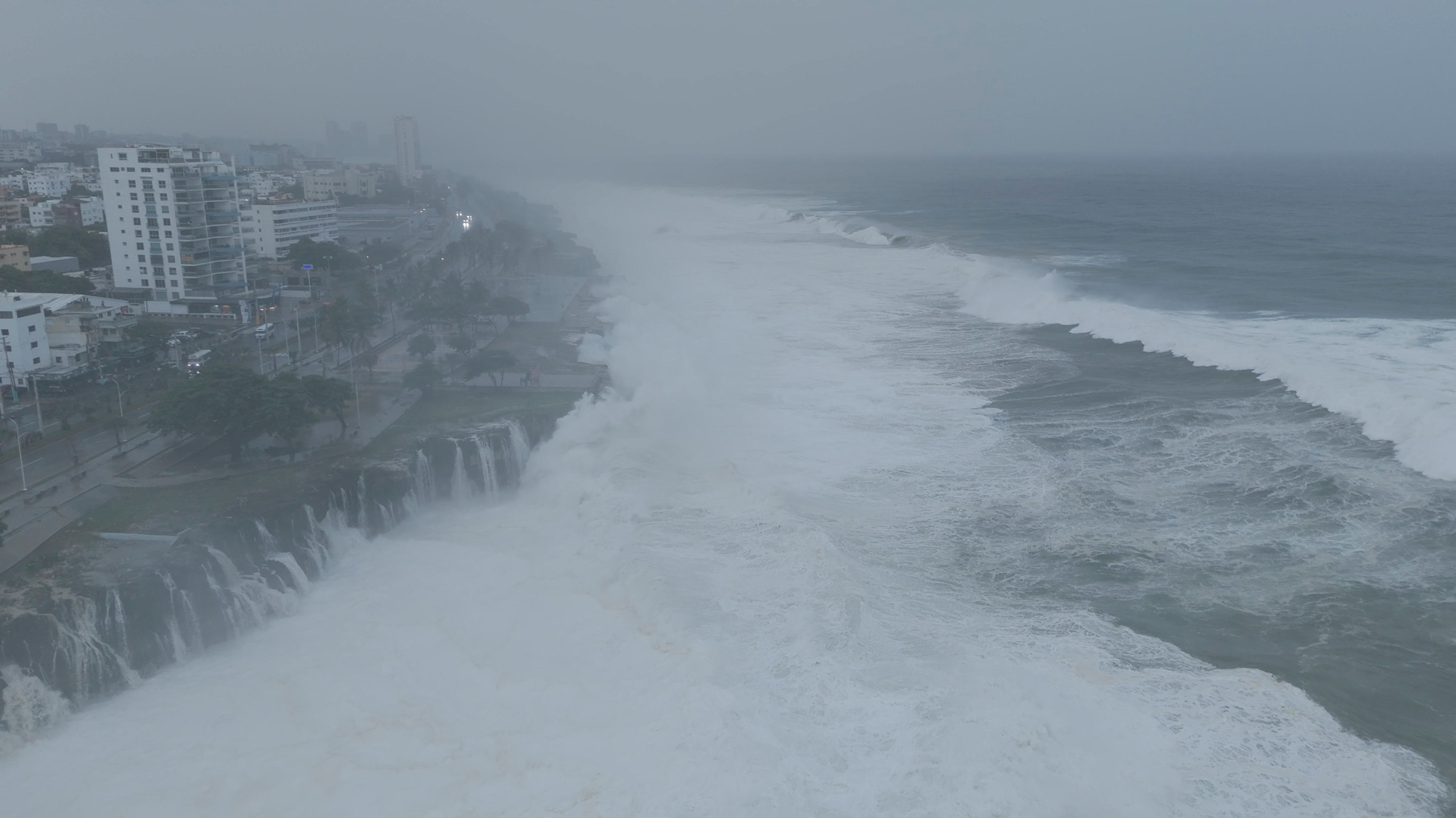 cover Hurricane Beryl, churning toward Jamaica, threatens Haiti and Dominican Republic