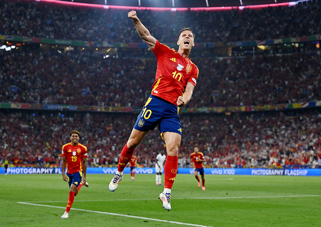 Spain beat France 2-1 to book place in final
