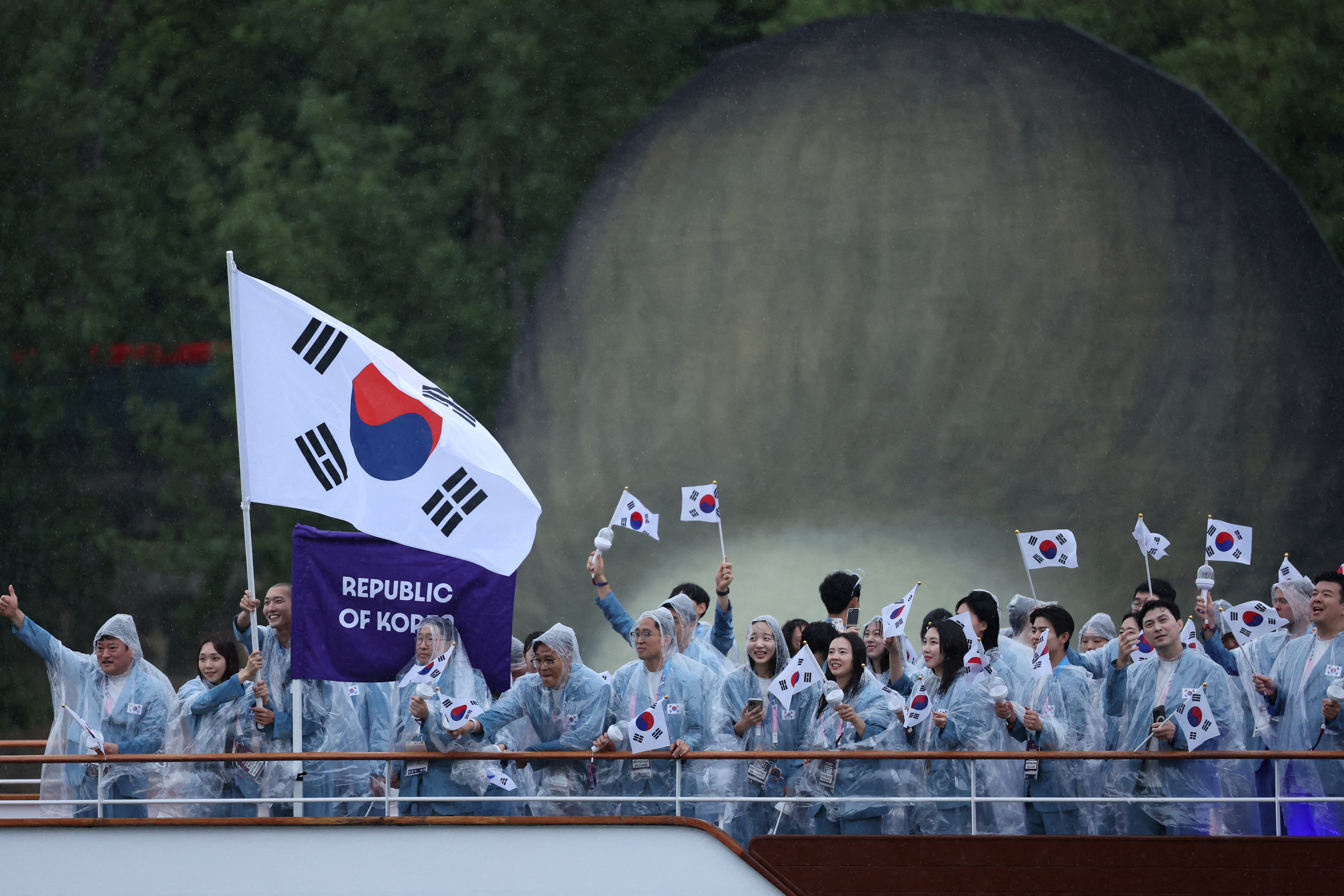 S. Korea expresses regret after its athletes introduced as N. Korea at opening ceremony