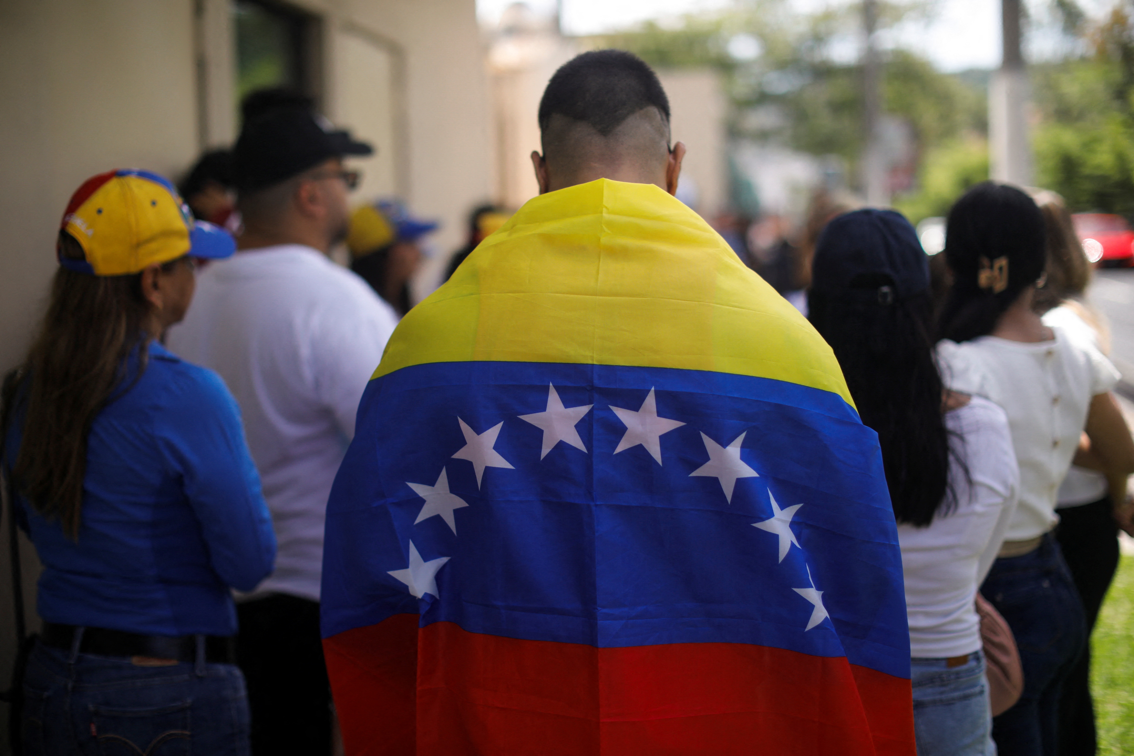 Venezuela shops shuttered, transport limited amid fears of more opposition arrests
