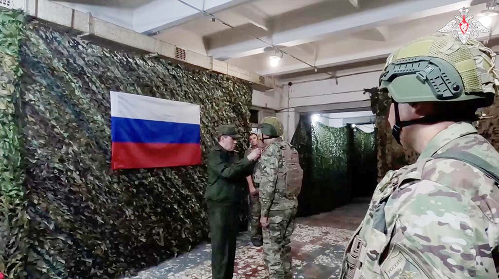 image Russian military chief Gerasimov inspects forces in Ukraine