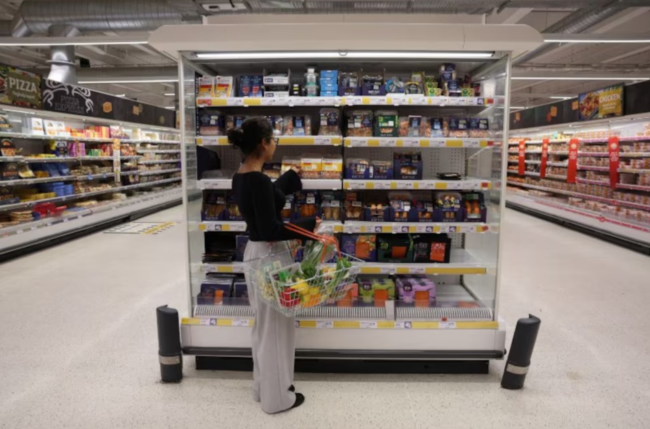 image UK retail sales rebound in July, boosted by men&#8217;s Euros spending