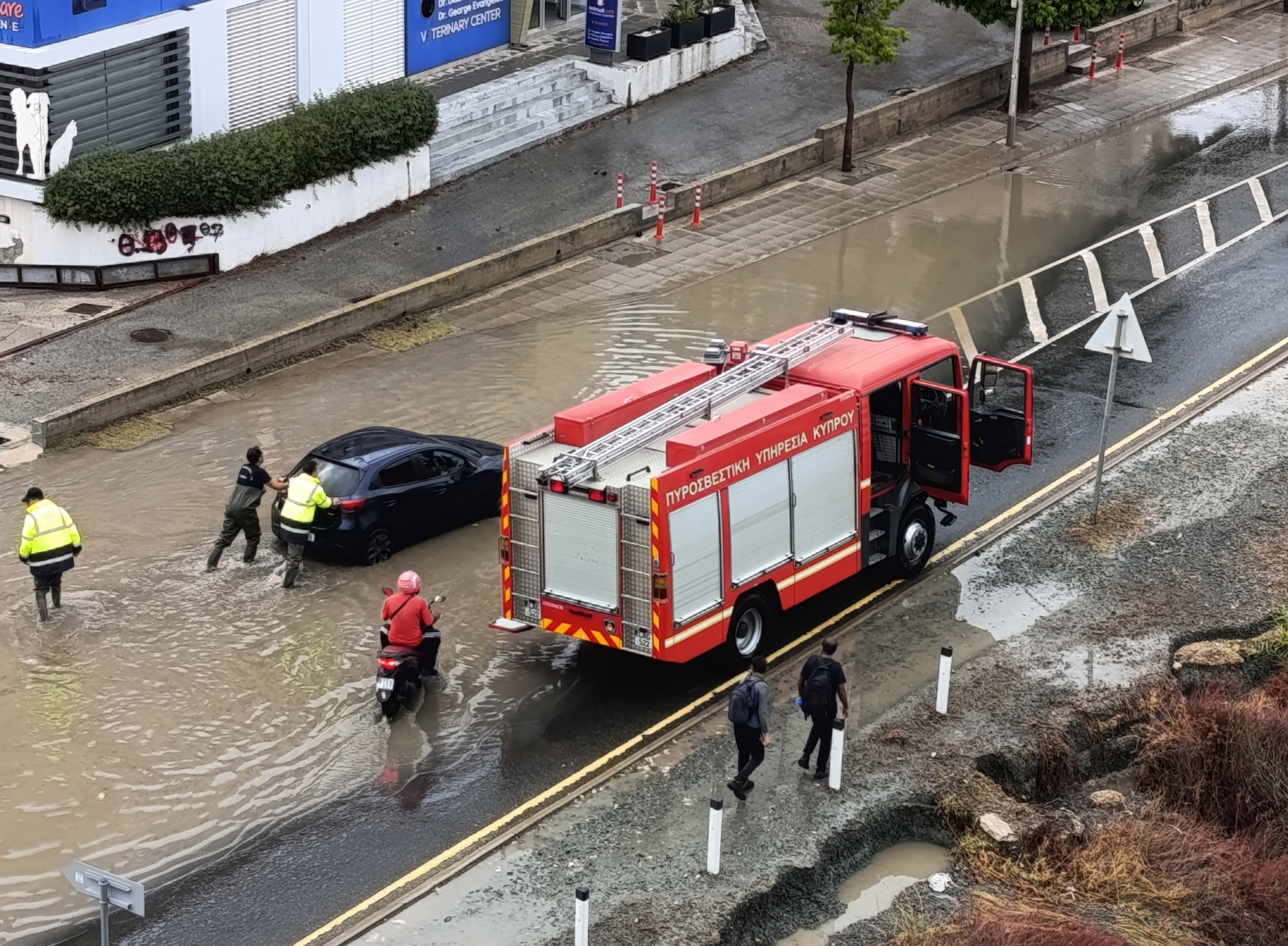 Police and fire brigade intervene as rain brings Nicosia to standstill