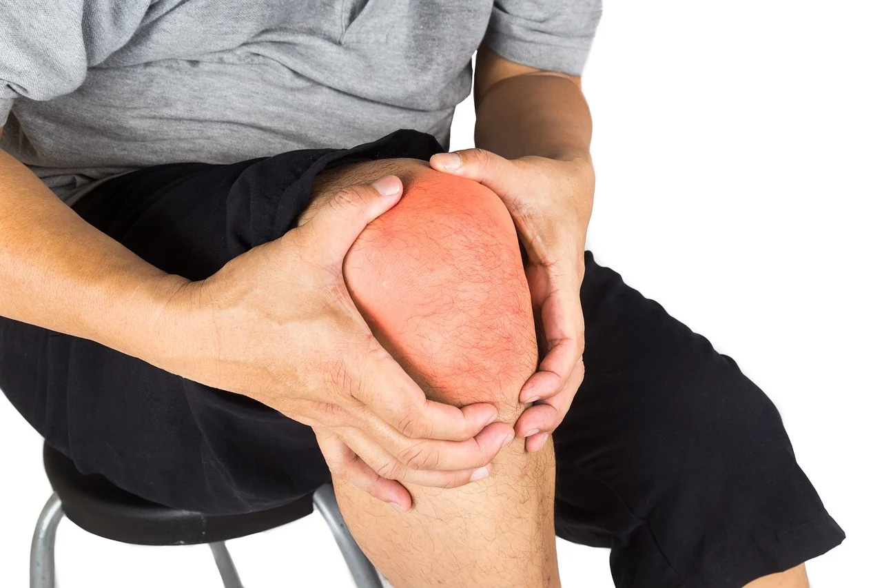 Man sues after doctors operate on wrong knee