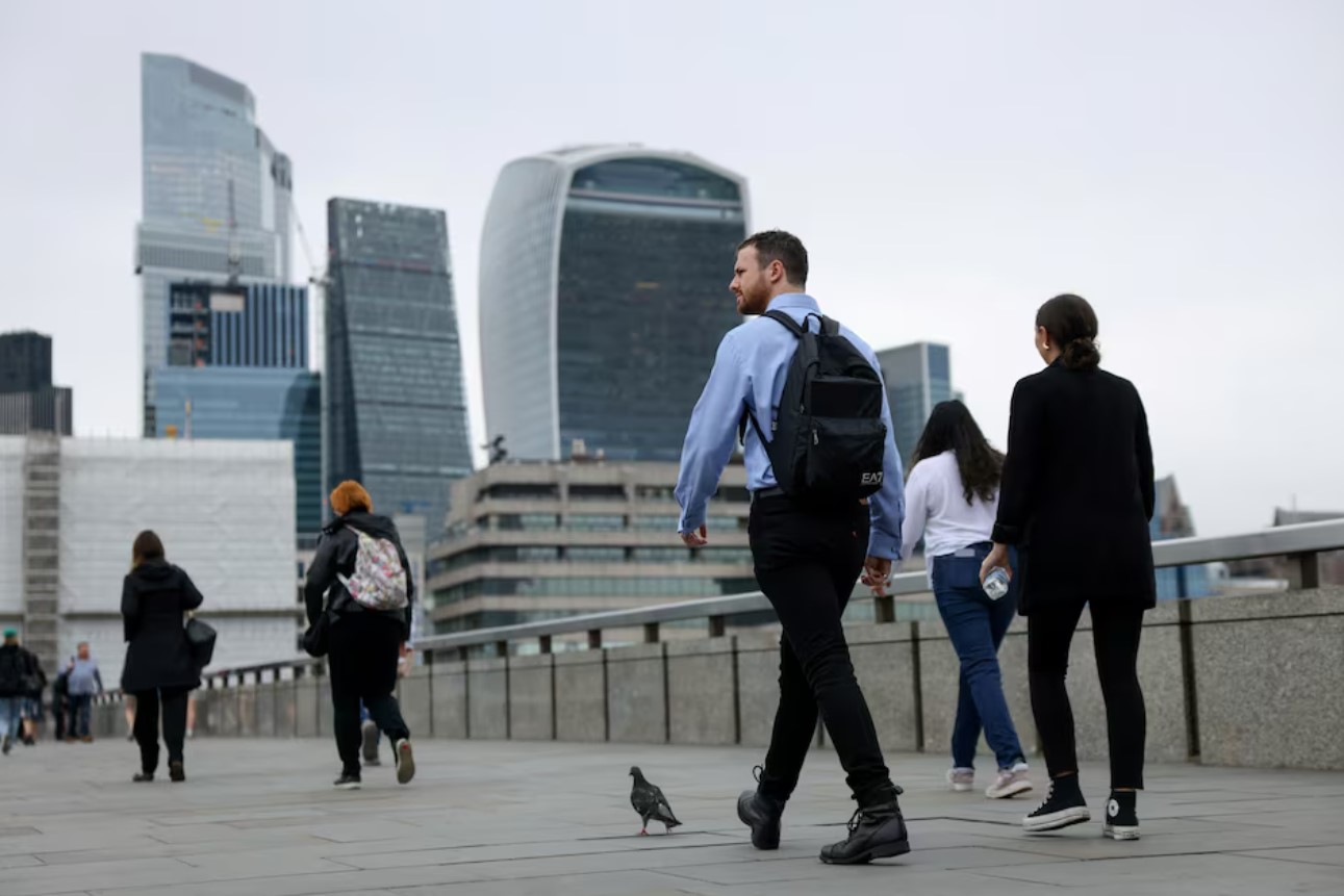 UK economy returns to growth in August after two months of stagnation