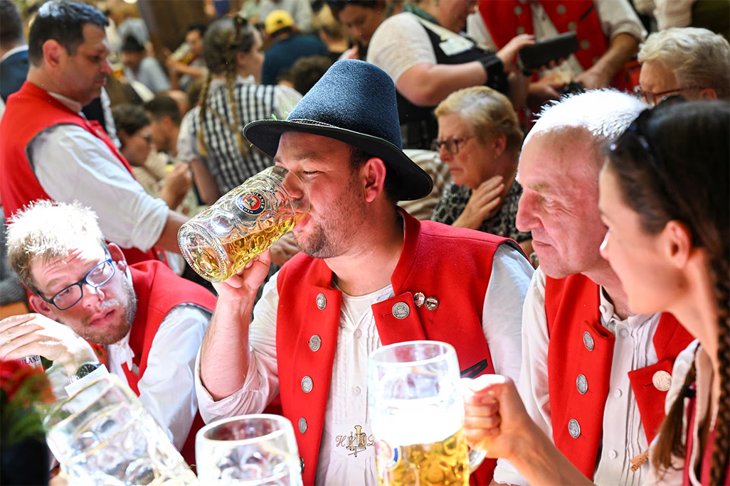 Oktoberfest introduces metal detectors for Saturday start