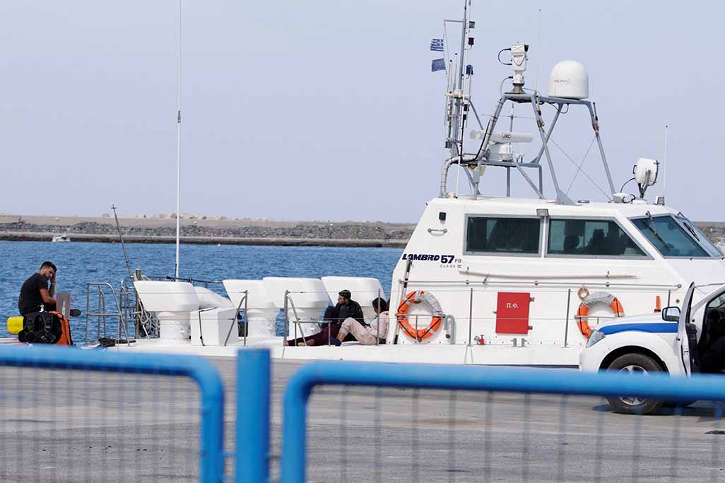 image Greece recovers two dead migrants off Samos island