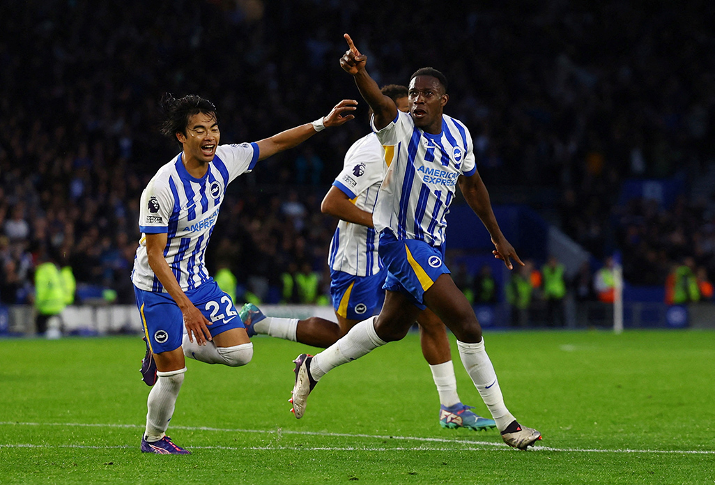 Welbeck completes Brighton comeback win over Tottenham