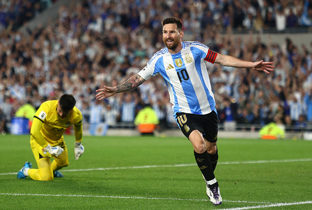 image Messi hits hat-trick as Argentina hammer Bolivia 6-0