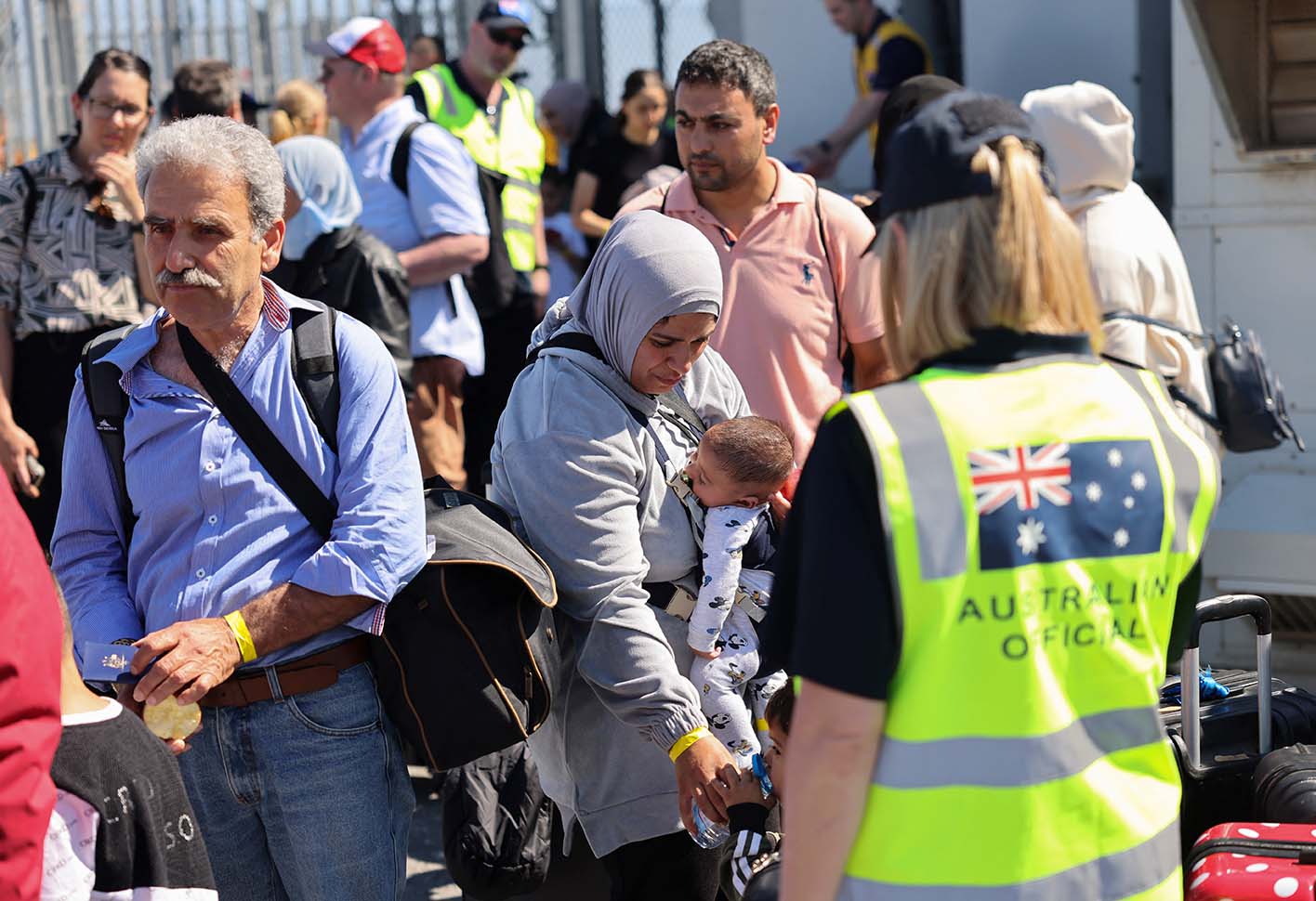 Hundreds of Australians leave Lebanon via Cyprus