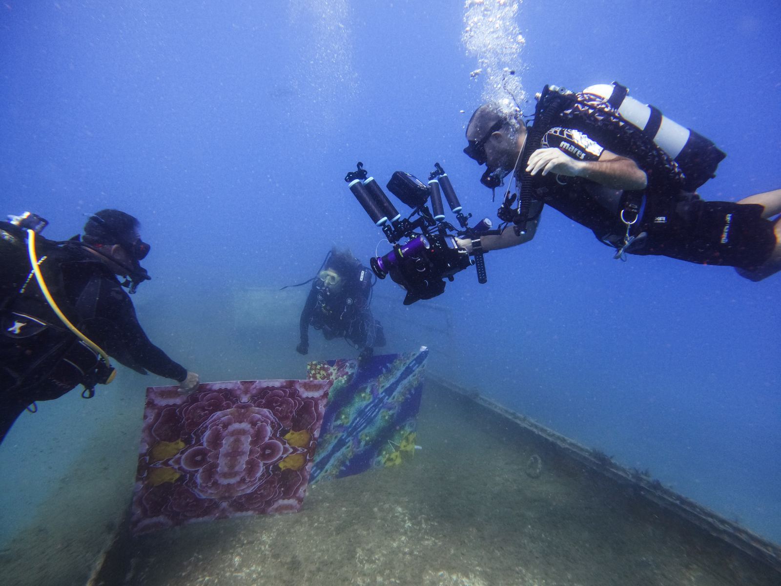 Larnaca exhibition takes place underwater