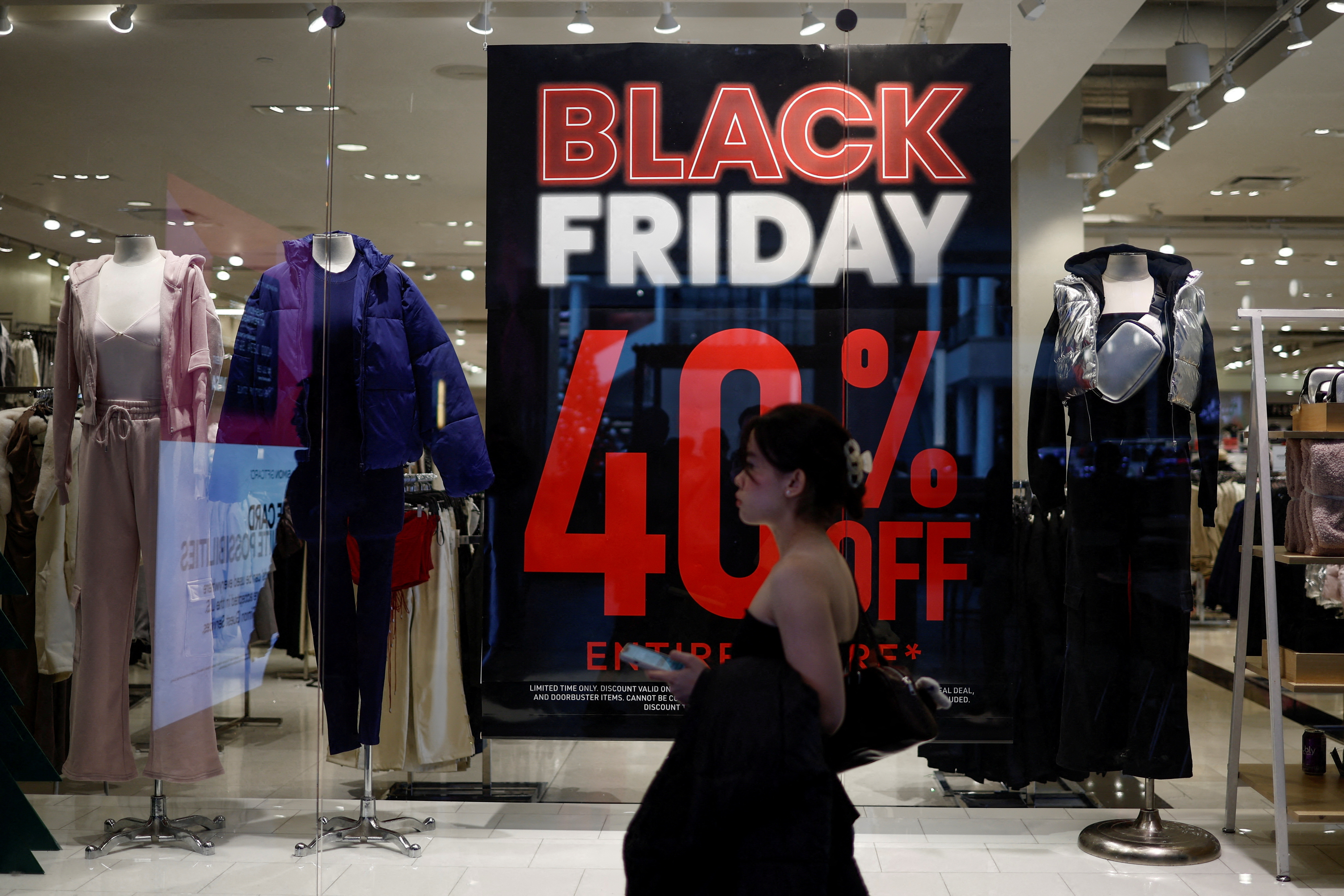 Retailers brace for Black Friday amid shorter selling season, cautious shoppers