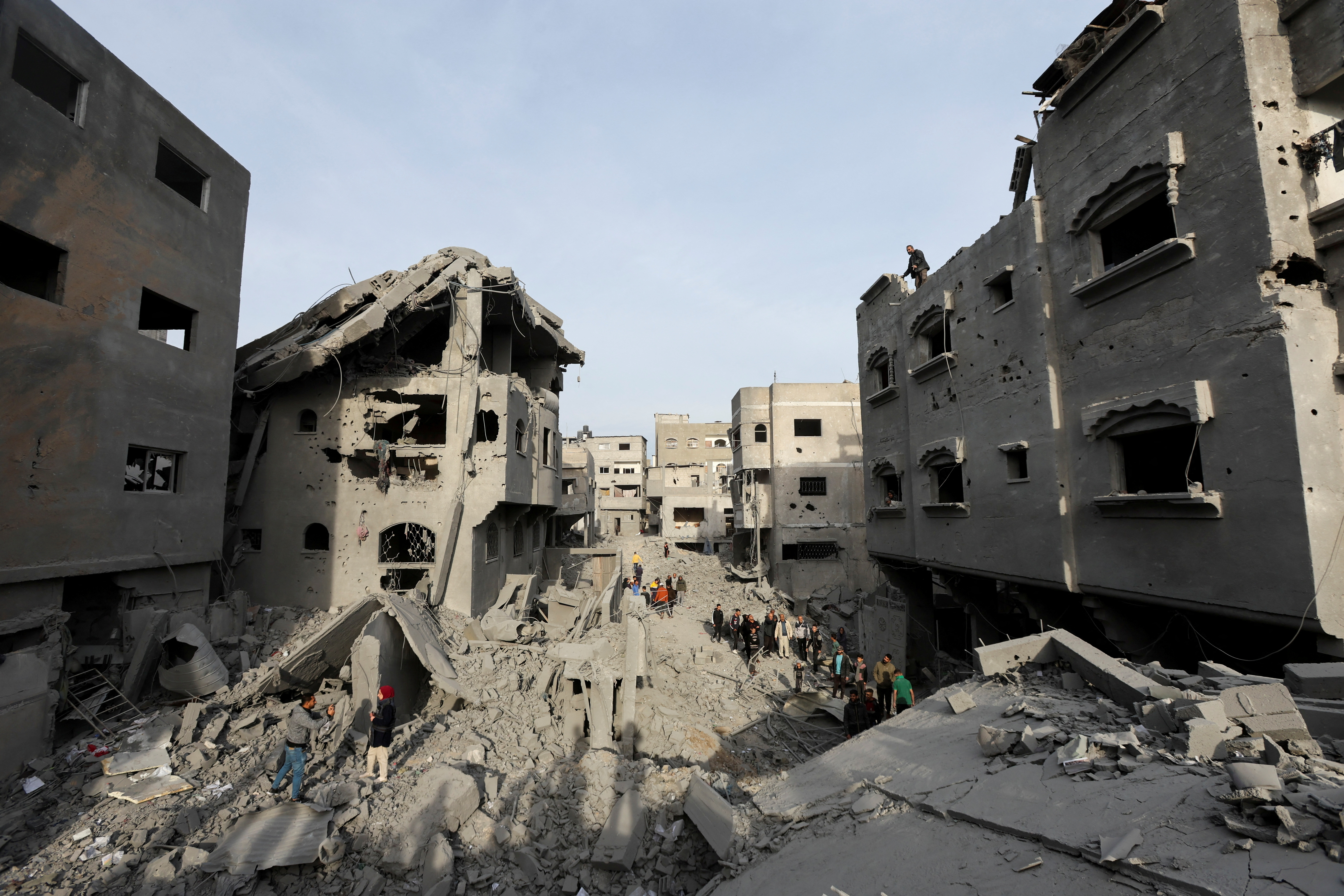 Gazan killings continue as Israel continues its airstrikes, 34 killed overnight