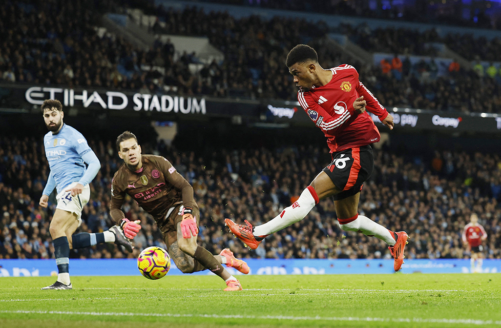 Man United’s Diallo snatches derby victory at stunned City