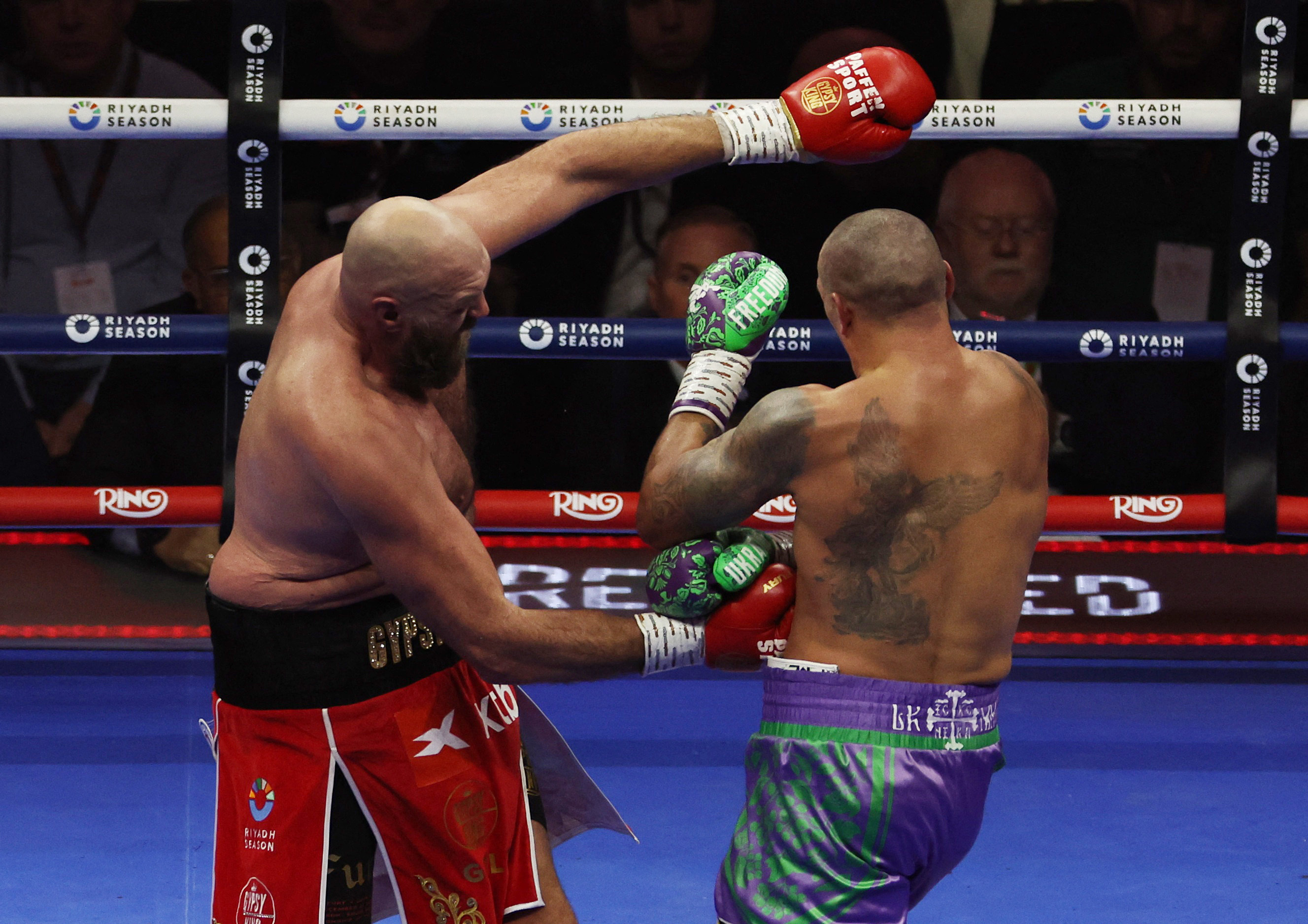 image Ukraine&#8217;s Usyk outpoints Fury to retain world heavyweight crowns