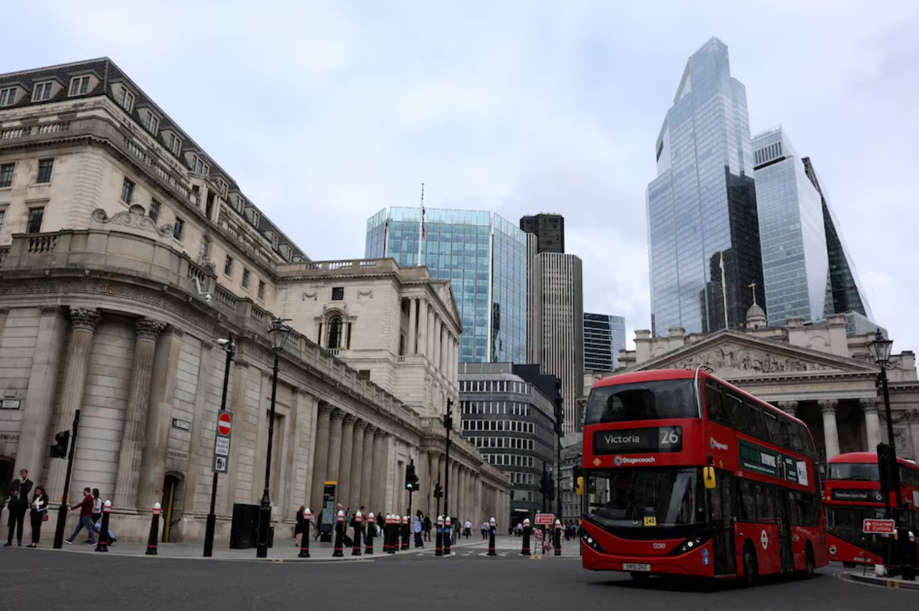 image Bank of England to keep rates steady as price pressures linger
