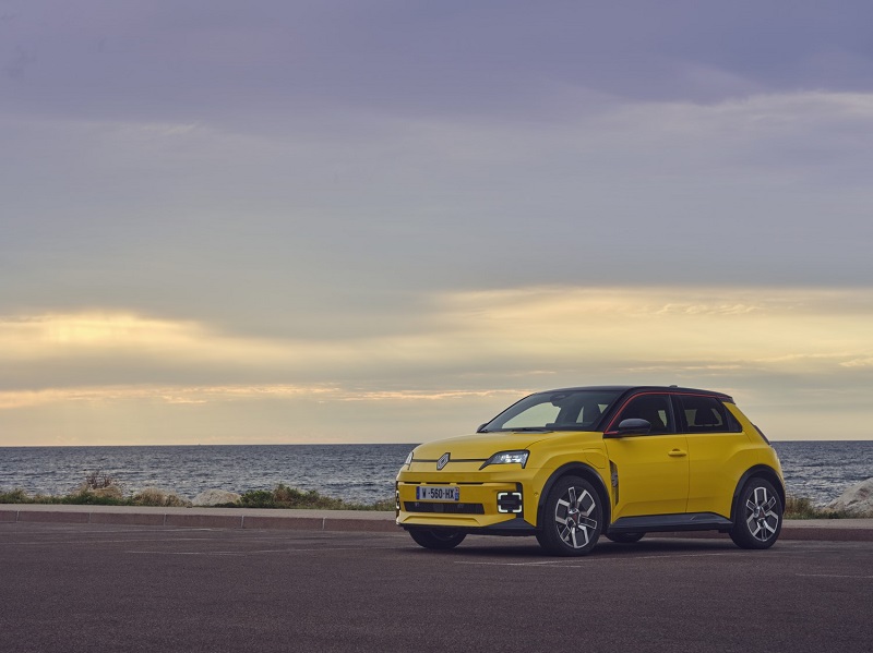 image Orders for €18,900-priced Renault 5 E-Tech Electric begin