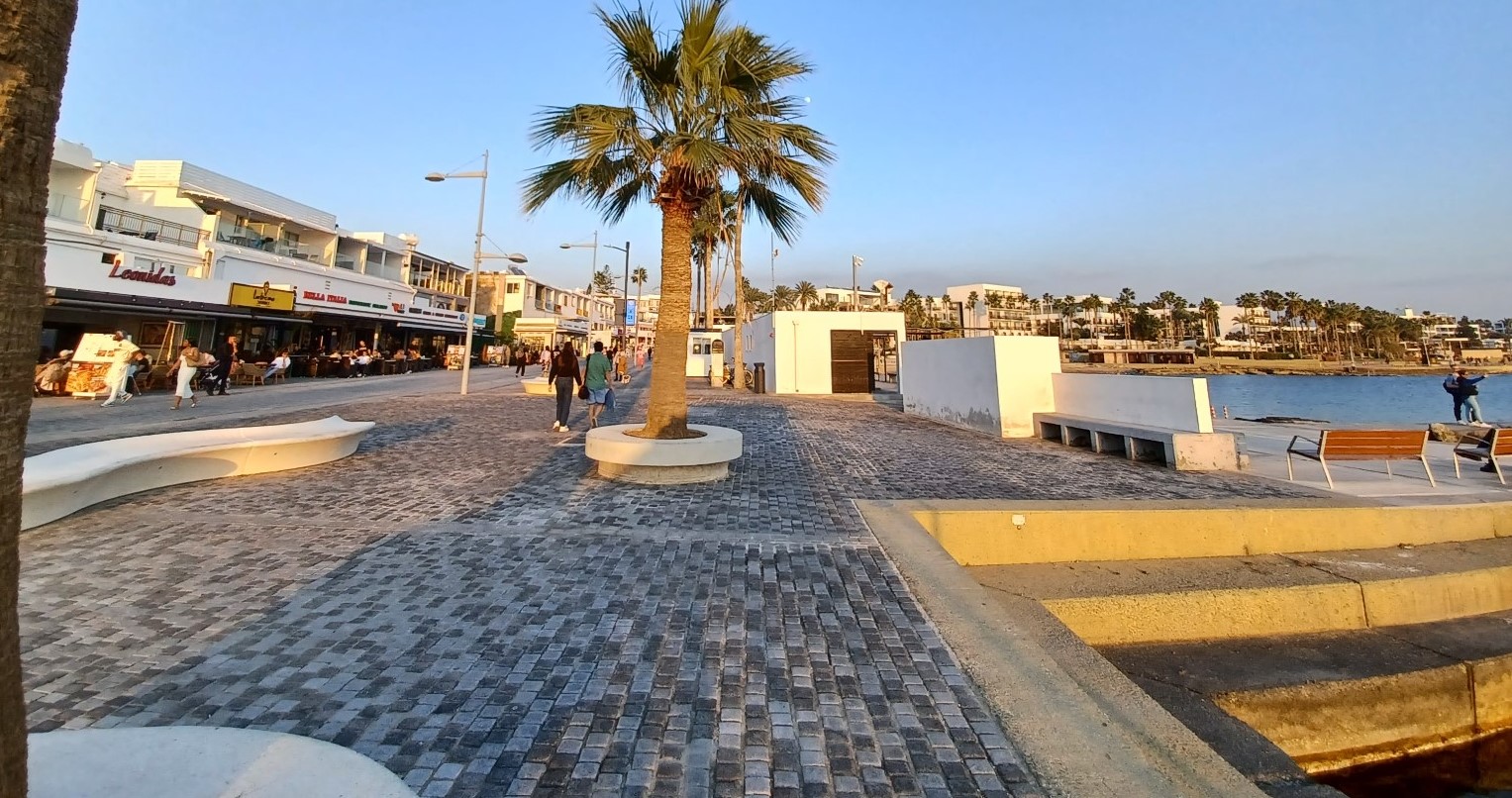 cover Cyprus Business Now: Tepak, banks, taxes, online shopping, Multiannual Financial Framework