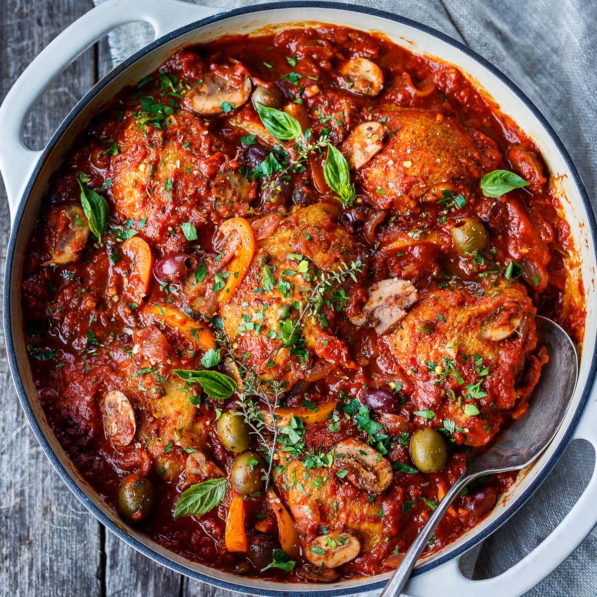 image Cacciatore: The Rustic Italian Dish with a Hunter’s Heart