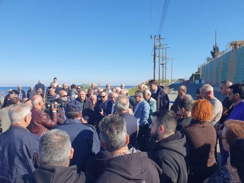 Tillyria residents protest for new crossing point