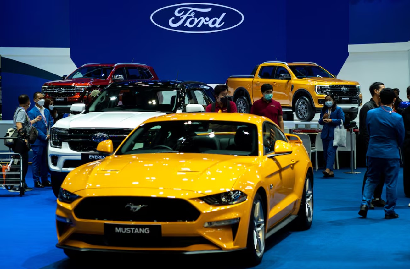 Ford US sales dip in January