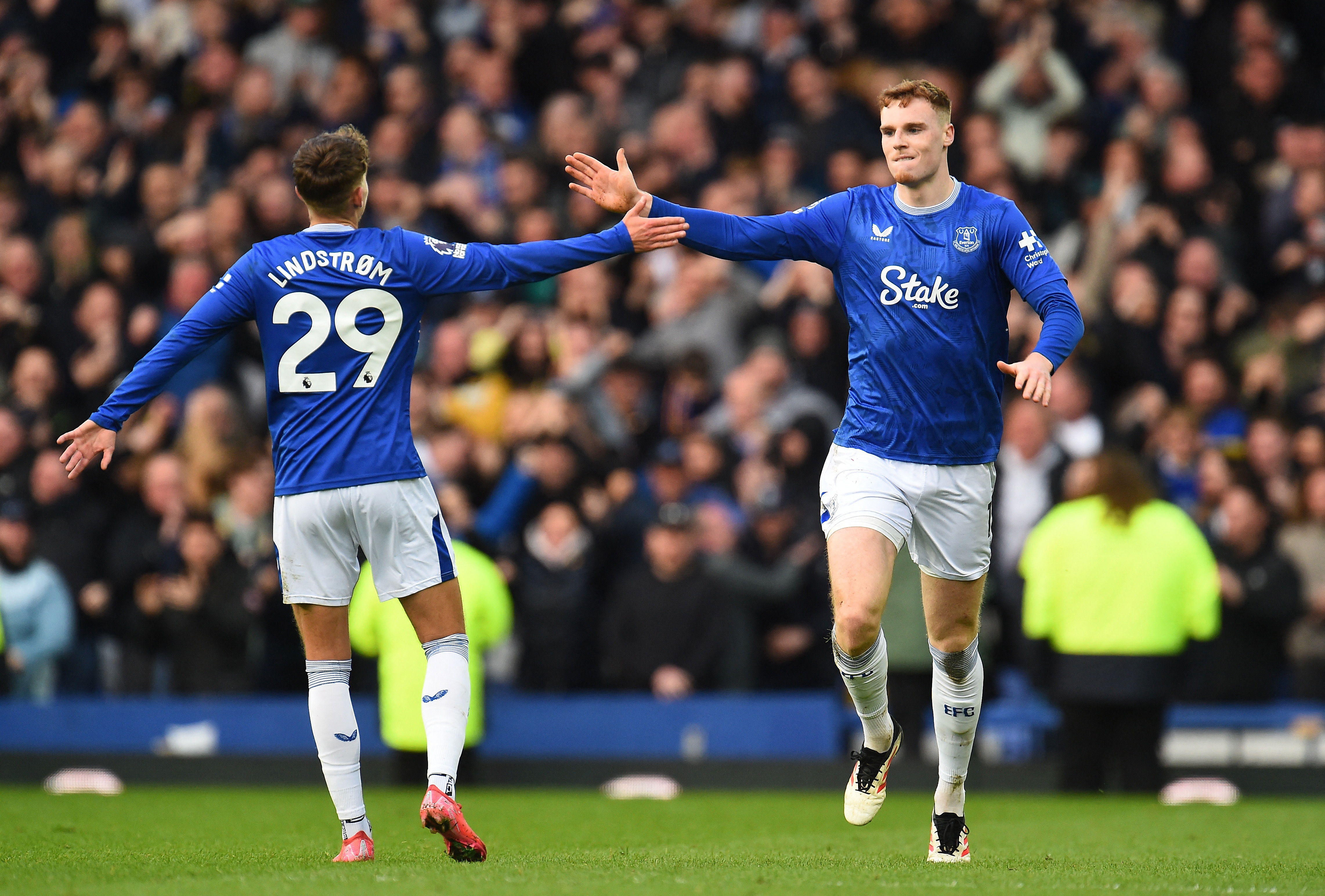 Everton take unbeaten run to nine with ‘Moyes Derby’ draw against West Ham