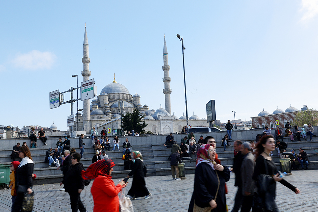 Powerful earthquake of 6.2 magnitude shakes Istanbul