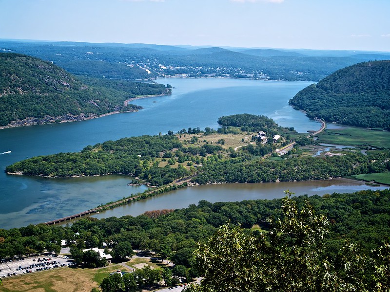 Helicopter crashes in Hudson River, New York police say