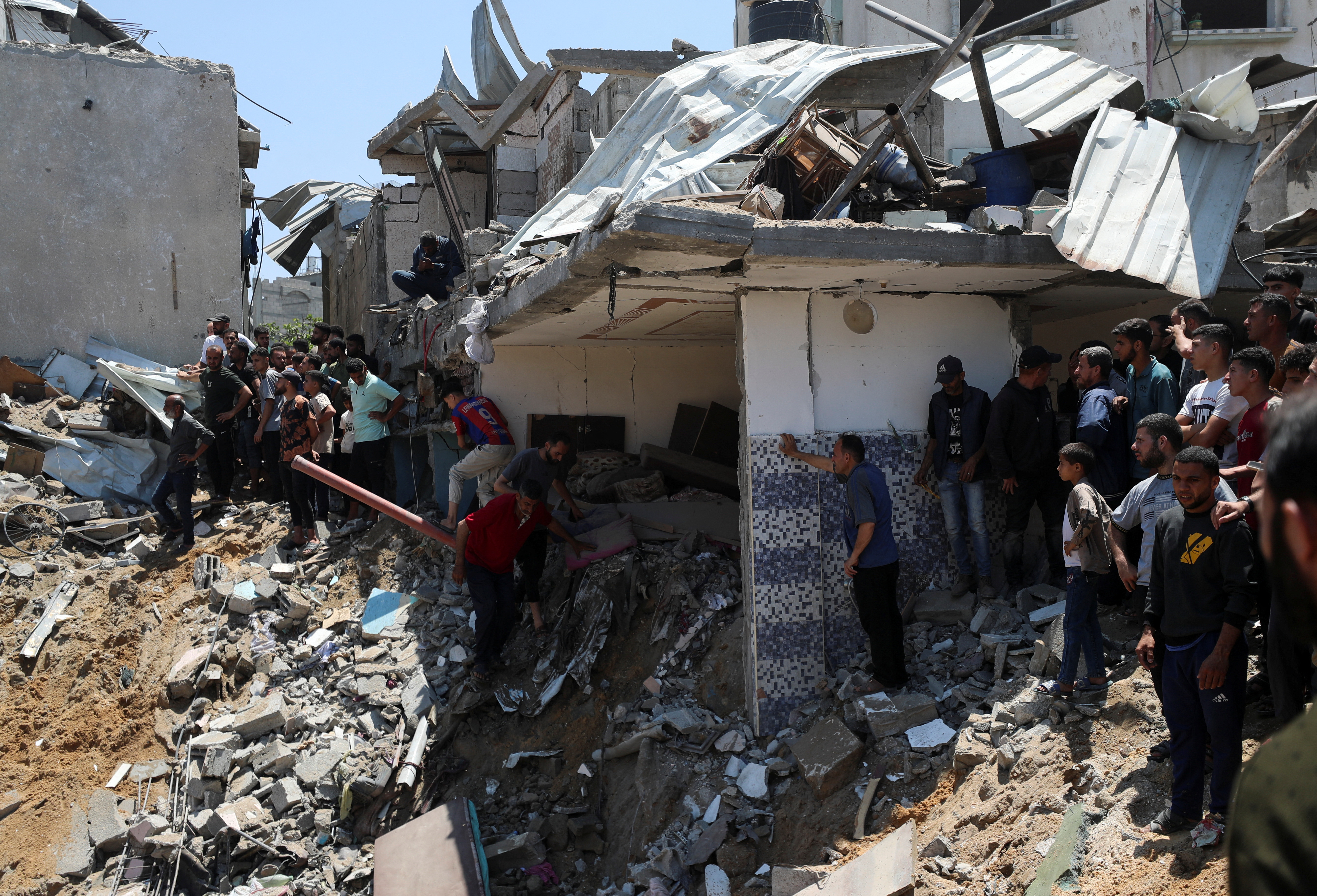 image UN says more food needed in Gaza as looting hampers deliveries