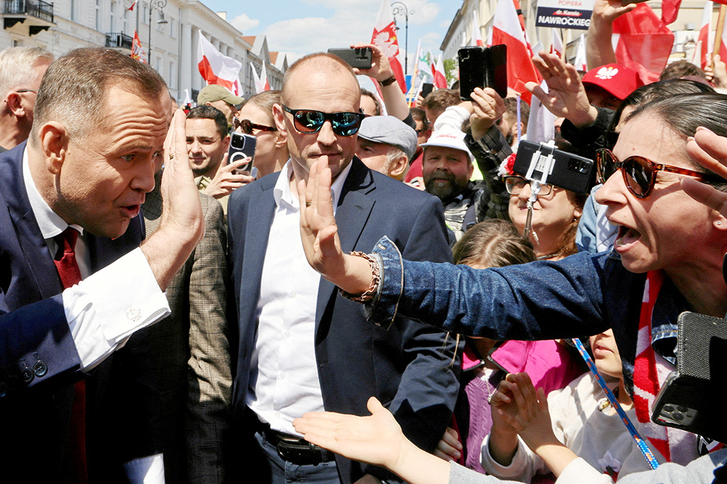 Punch-ups and tobacco pouches: Polish presidential race gets personal