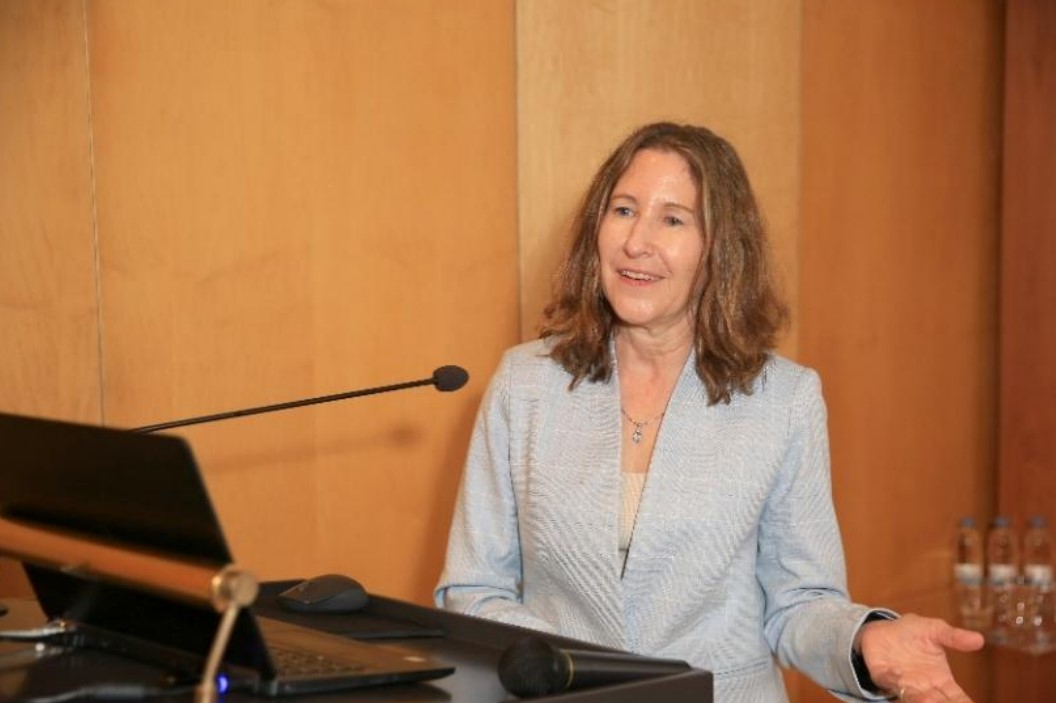 Dr. Mary Lynne Hedley