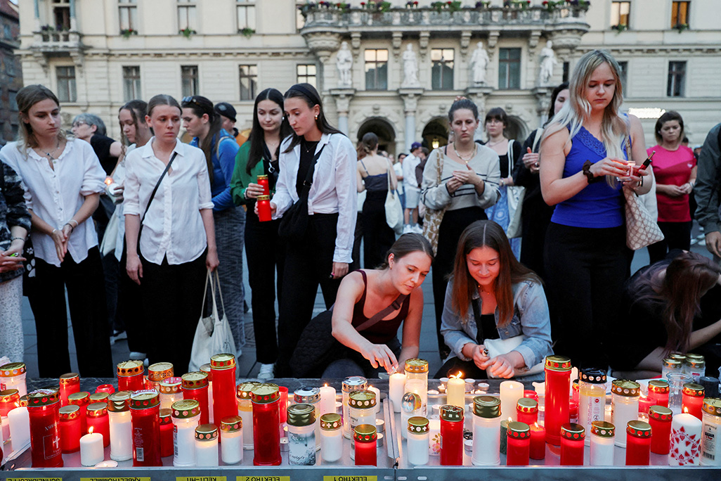 Austria comes to a standstill to mourn school shooting victims