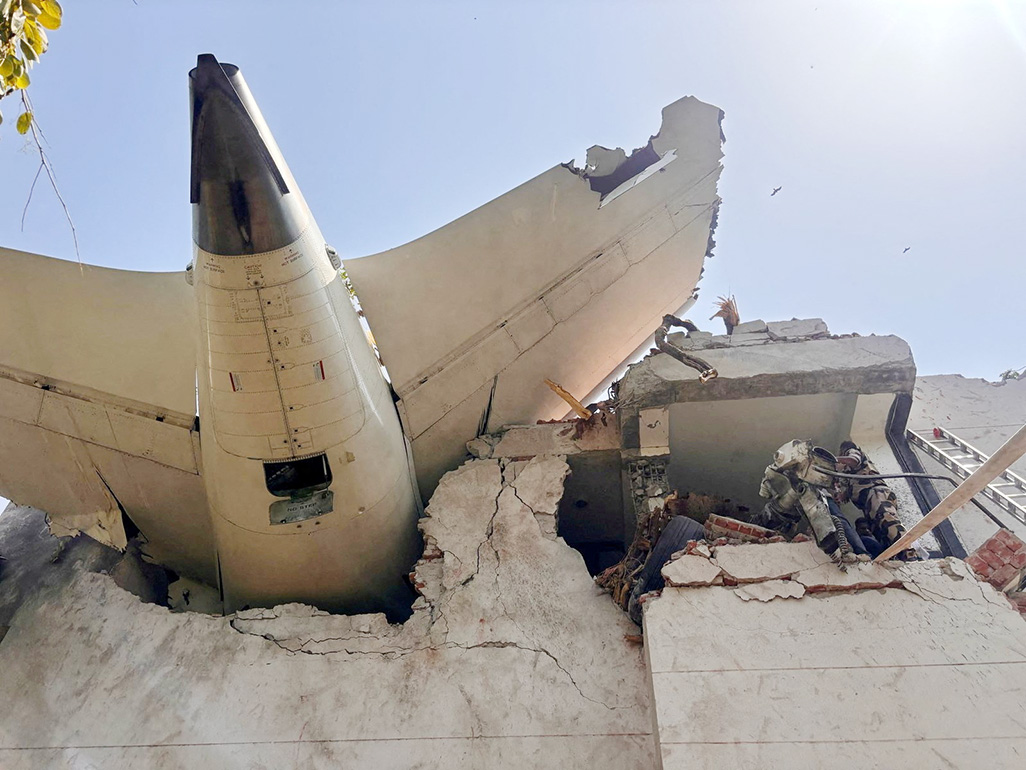 cover Fuel switches cut off before Air India crash that killed 260, preliminary report says