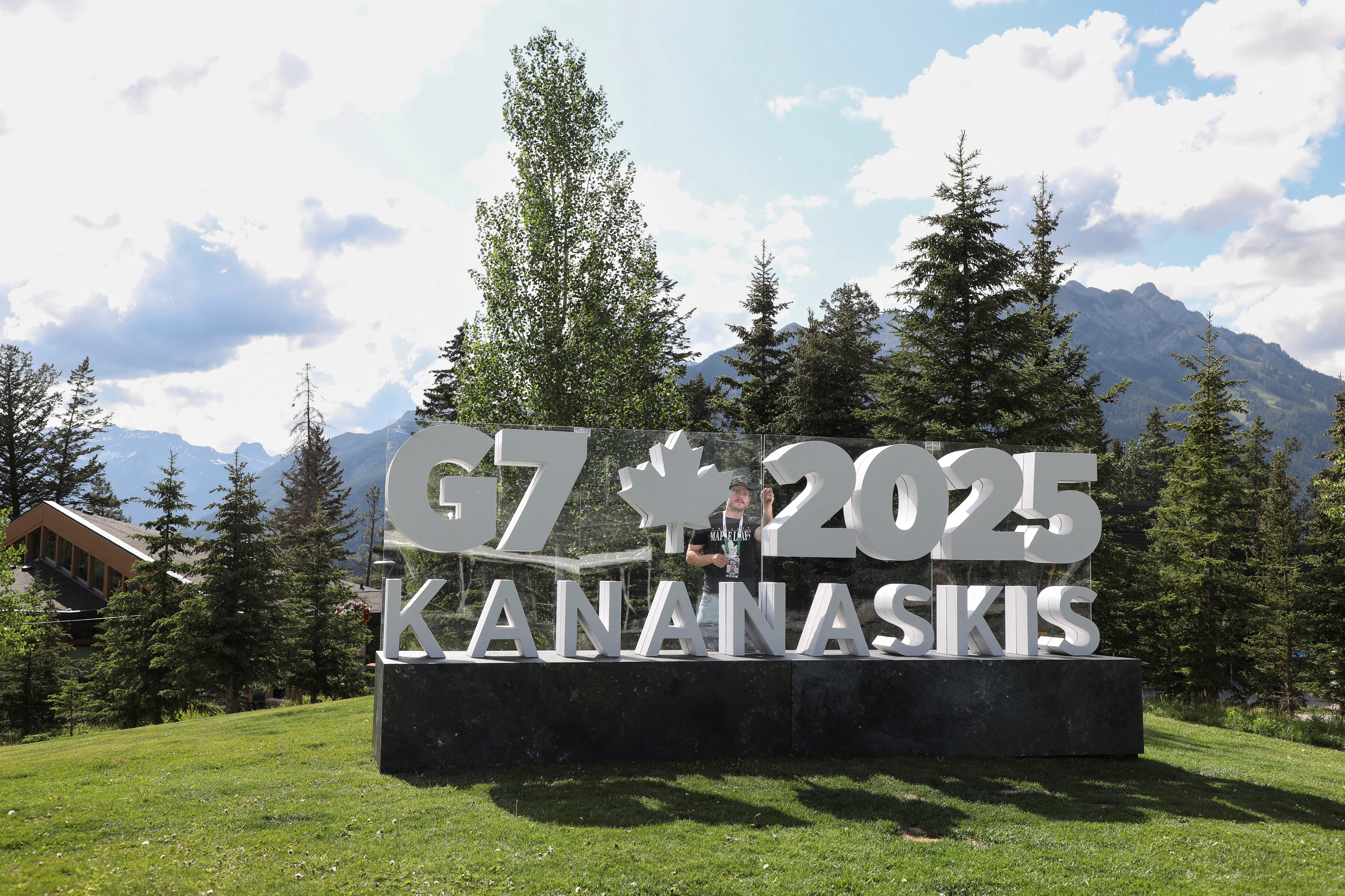 image G7 leaders meet in Canada hoping to avoid Trump clash