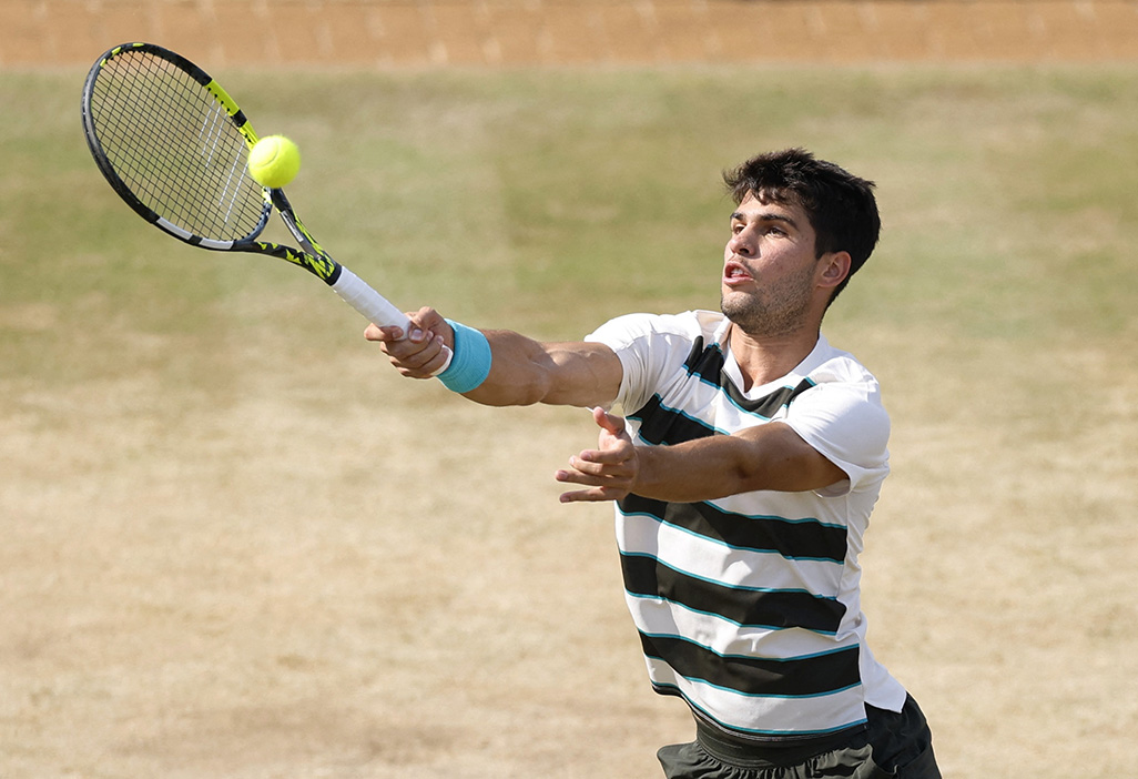 Alcaraz and Draper through to Queen’s semis