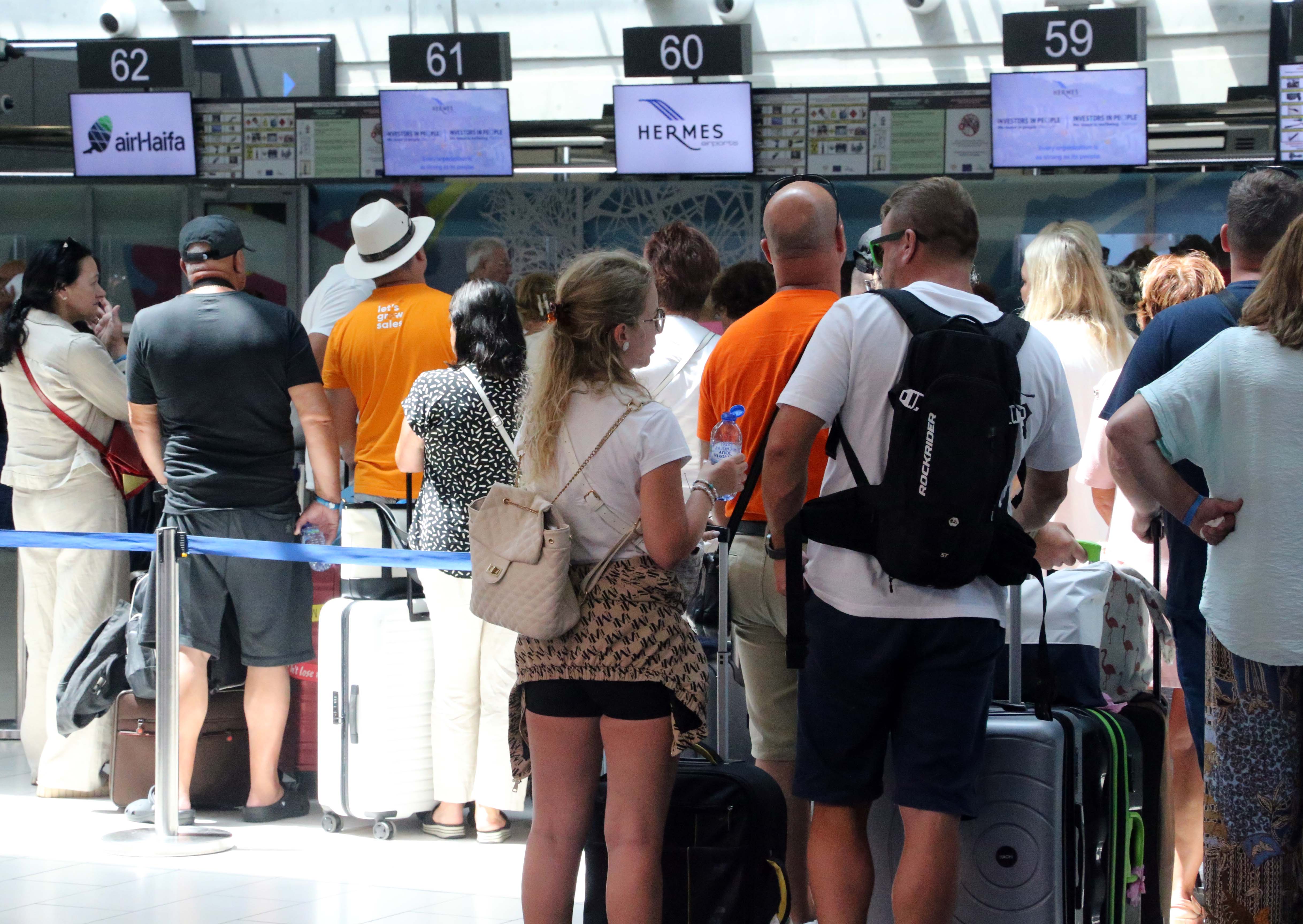 airport, Larnaca, passenger, Hermes