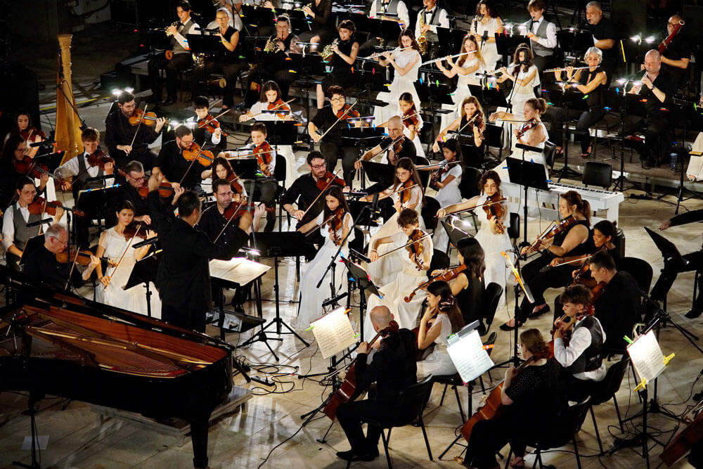 Established and young musicians unite for orchestra season finale