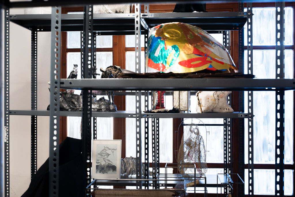 Platres exhibition hosts a performance, tour and auction