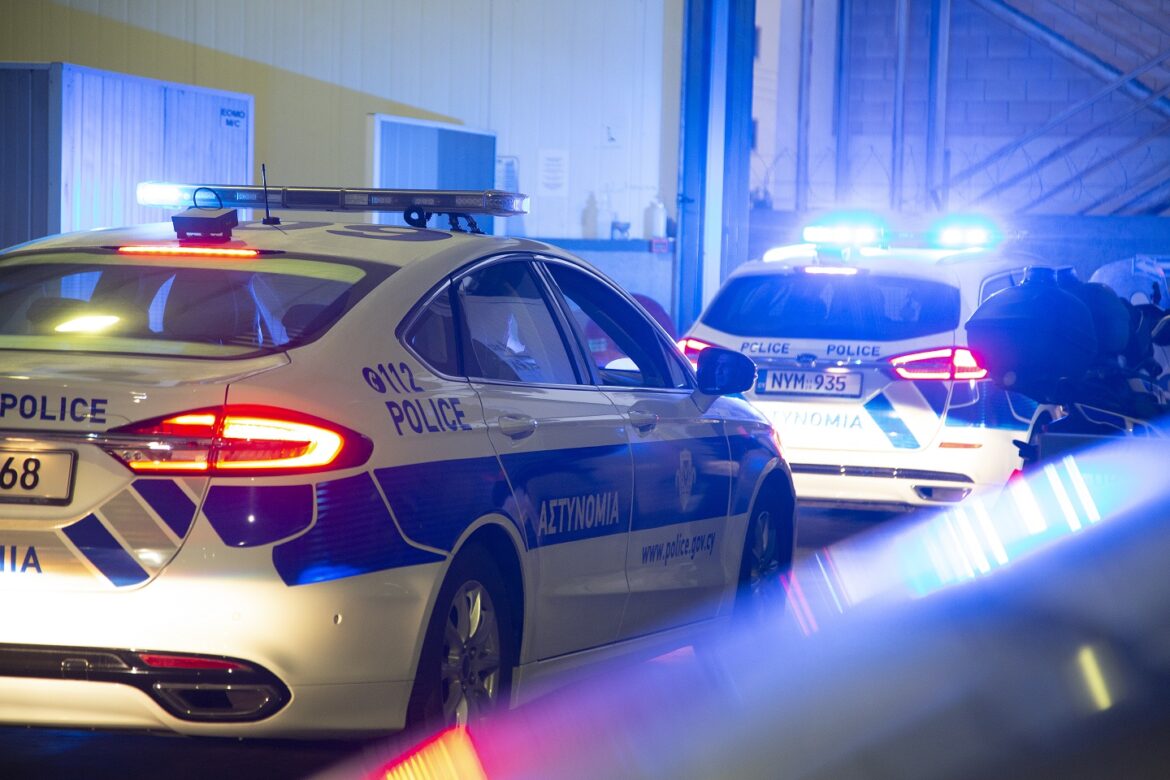 Five vehicles gutted, building evacuated in Limassol fire
