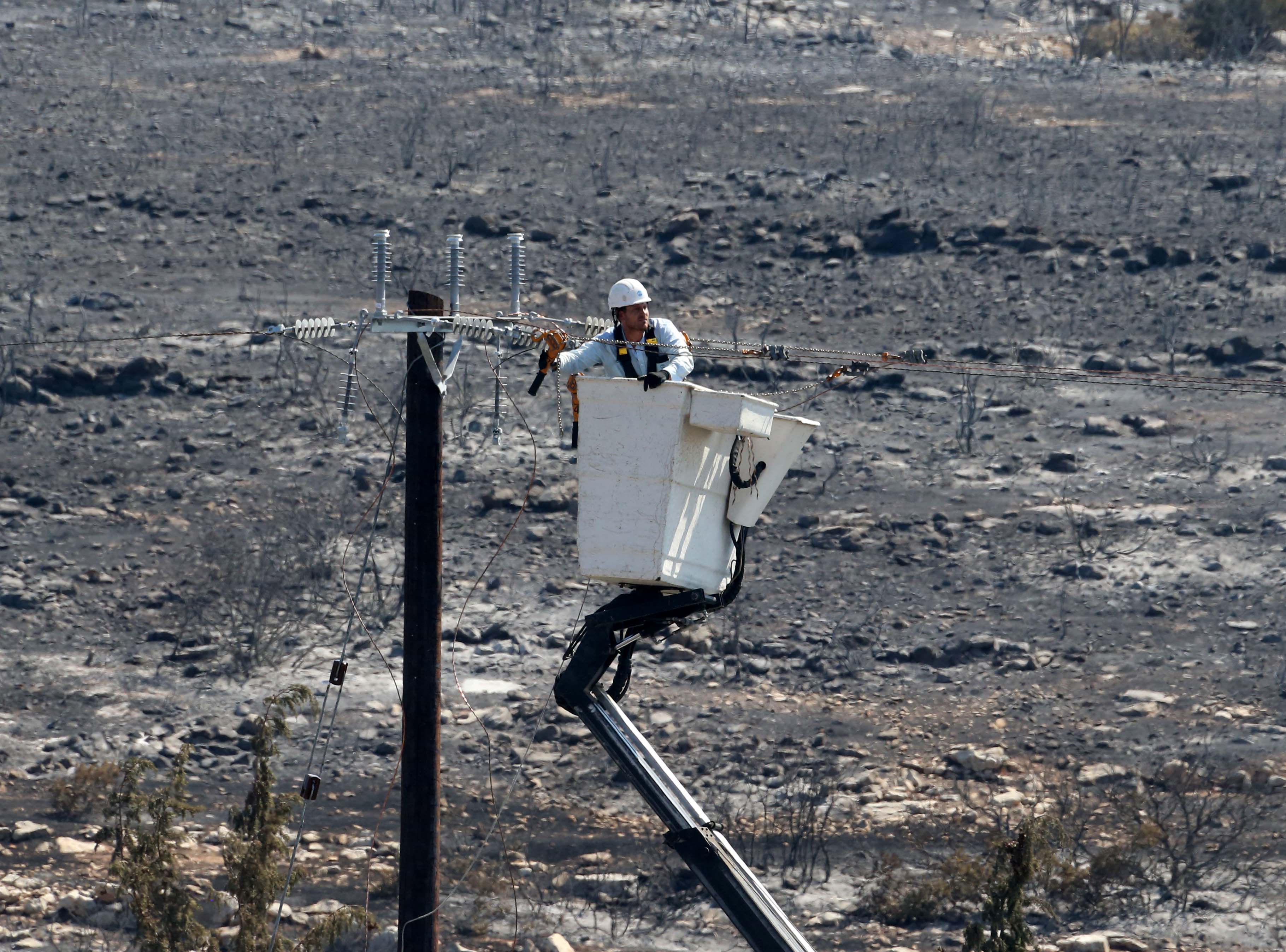 cover Govt aims to provide 80% of power in fire-hit areas by weekend