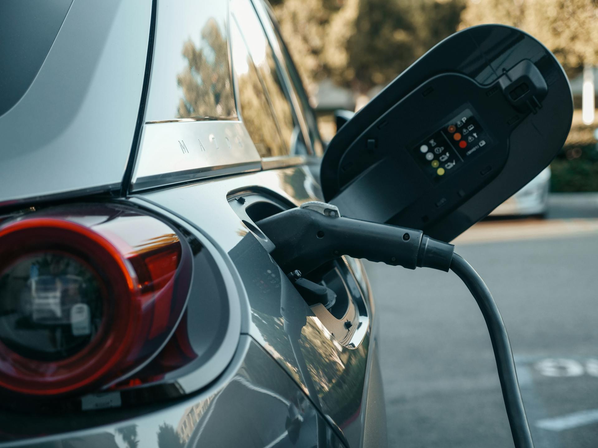 image Self-repairing batteries promise longer life and range for electric cars
